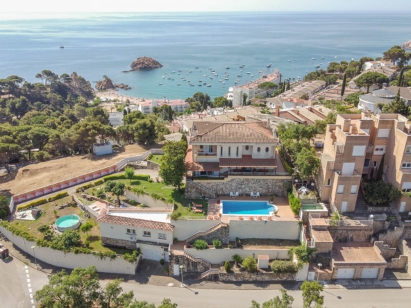 Espectacular conjunto de 2 viviendas, en Tossa de Mar, con impresionantes vistas al Mediterráneo