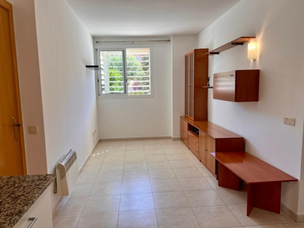 ¡Piso acogedor de dos habitaciones en venta en Figueres!