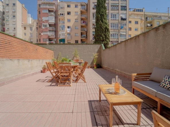 Encantador Piso de 5 Habitaciones en Paseo de Sant Gervasí, Corazón de Sarrà, Barcelona