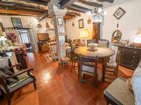 CASA RUSTICA EN ORDIS - ALT EMPORDÀ (GIRONA)