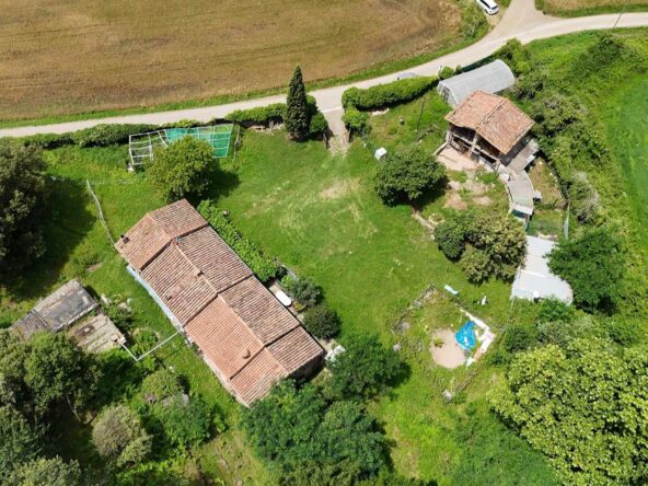 Se vende masía en una zona privilegiada de La Garrotxa a pocos minutos del volcán Croscat