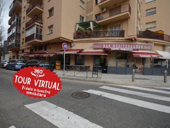 Negocio de restaurante-bar en funcionamiento en local esquinero de 402 m2