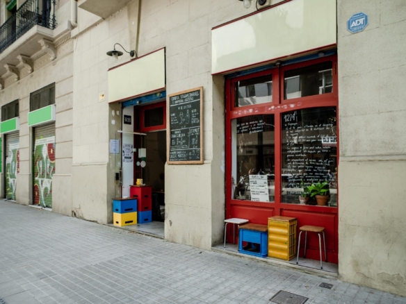 Restaurante en traspaso con terraza  Calle  Consell de Cent , La nova Esquerra d;Eixample