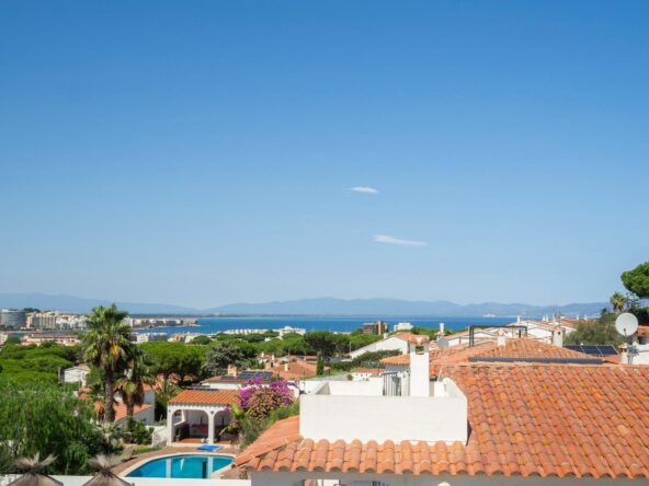 Casa espaciosa con vistas al mar y piscina privada zona Puig Sec