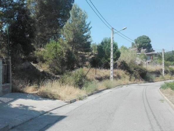 TERRENO EDIFICABLE EN NAVARCLES