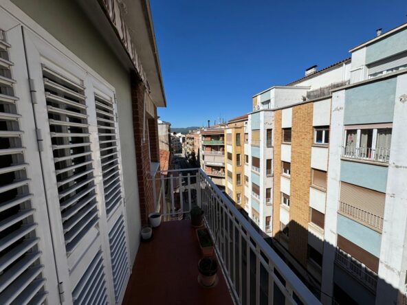 PISO DE 4 HABITACIONES EN MANRESA