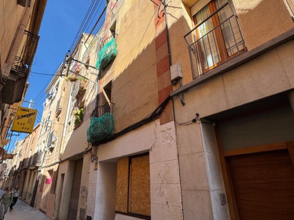 CASA PARA REFORMAR EN CENTRO SANT LLORENÇ SAVALL