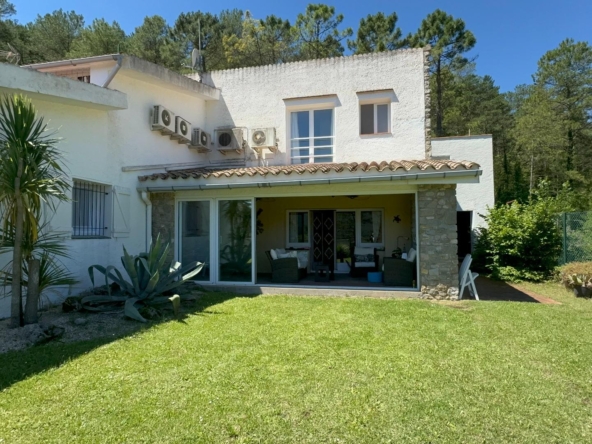 Casa con jardín y vistas espectaculares a la montaña