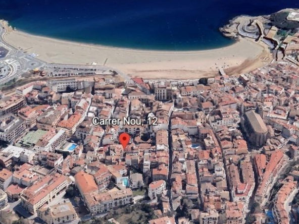 Local con posibilidad de edificar dos plantas adicionales en el centro de Tossa de Mar