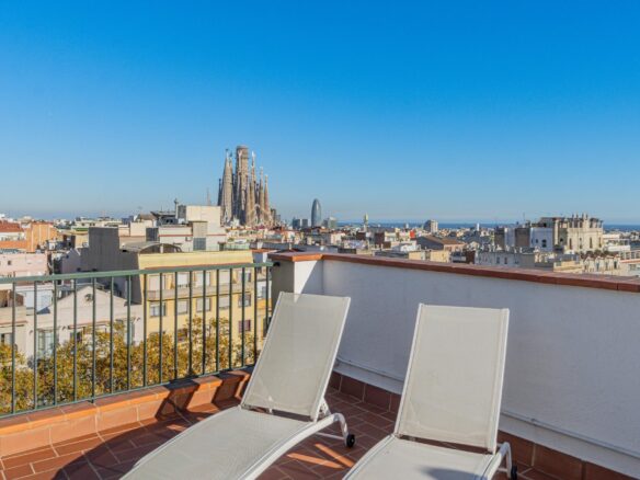 Ático con vistas a la Sagrada Família en pleno Paseo Sant Joan