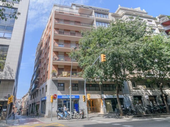 Oficina junto a Plaza Bonanova con muchas posibilidades