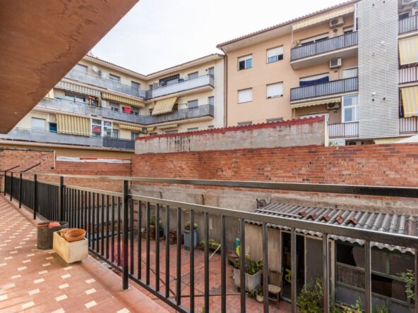 EDIFICIO EN VENTA EN POLINYA