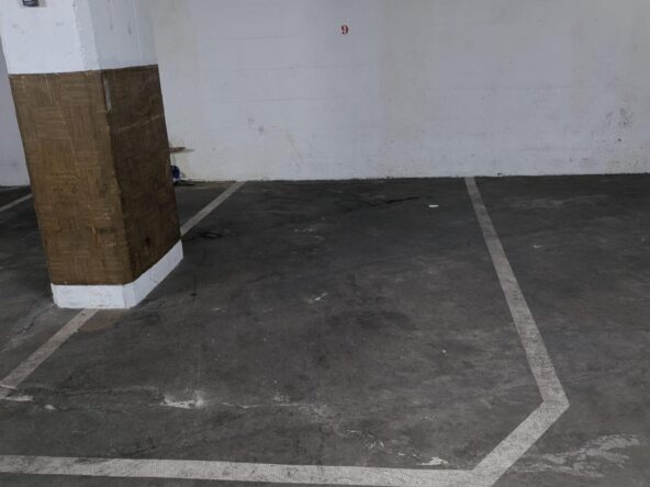 Plaza de párquing coche pequeño en Compte Urgell