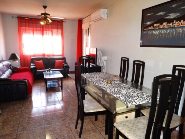 AMPLIO PISO JUNTO PARC DELS XIRIBECS