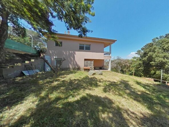 Casa a 4 vientos totalmente reformada en La Roca del Vallés