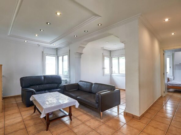 Luminoso piso exterior de 75 m² en Les Bòbiles, Gavà