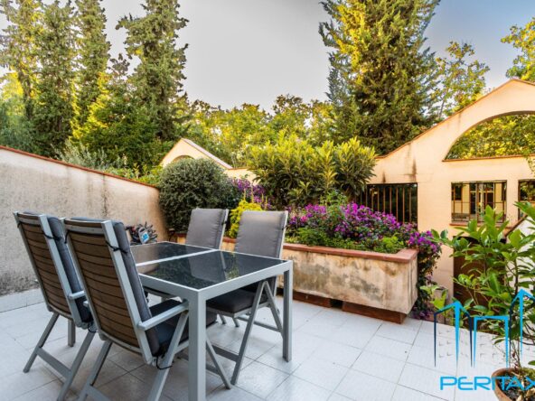 Casa en venta en Creu Alta (Sabadell) – 5 habitaciones, amplia terraza y parking