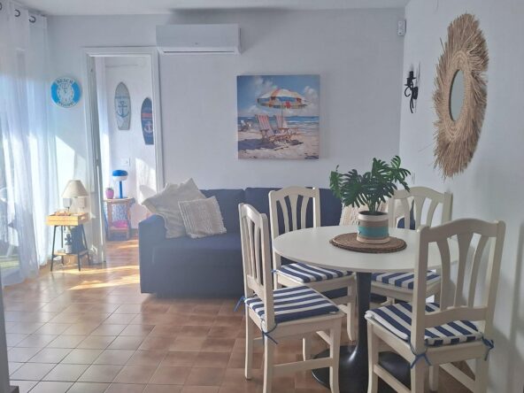 ENCANTADOR apartamento de 2 dormitorios a pocos pasos de la playa, perfecto para disfrutar del SOL y el MAR.
