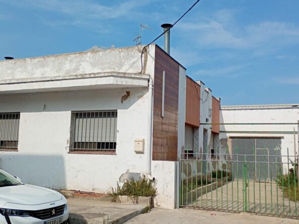 CASA EN DELTEBRE CON GARAJE