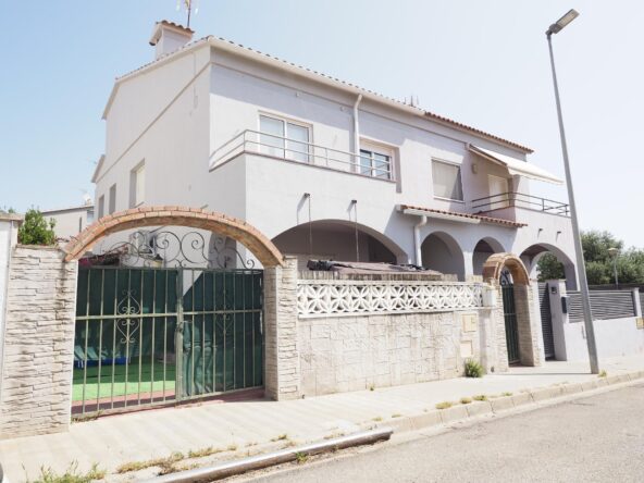 CASA EN VILAFANT ZONA CAMP DELS ENGINYERS