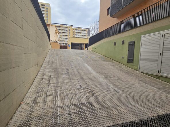 PLAZA DE PARKING PARA COCHE