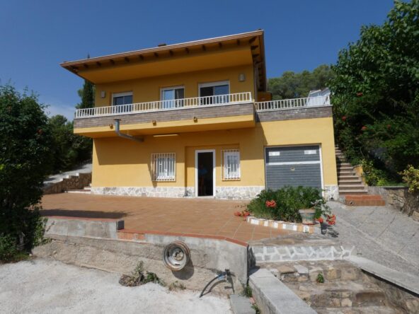 Oportunidad! Casa con terreno, piscina y vistas despejadas en Cabrera d'Anoia