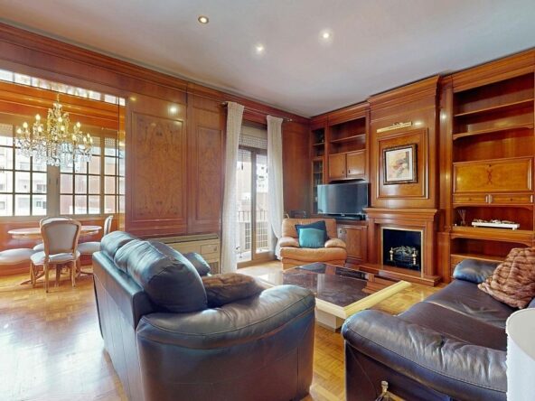 AL LADO AVINGUDA GAUDÍ - CON VISTAS A LA SAGRADA FAMILIA