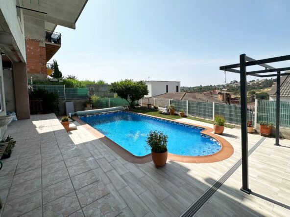 Casa para reestrenar, ascensor,sauna,gimnasio,piscina en Lliçà d'Amunt