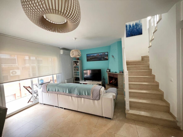 MAGNÍFICA CASA A CUATRO VIENTOS EN CREIXELL A 190 M DE LA PLAYA