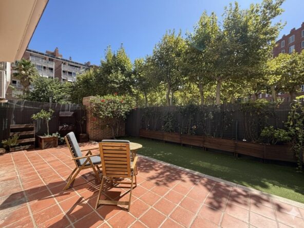 Vivienda reformada con gran terraza orientada al parque