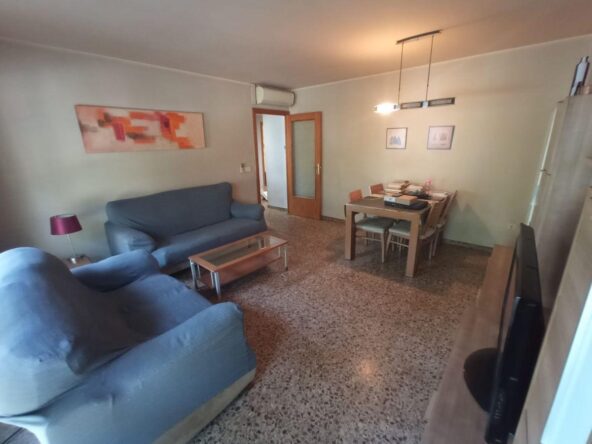 Oportunidad única en Amposta: Planta baja con jardín y licencia turística