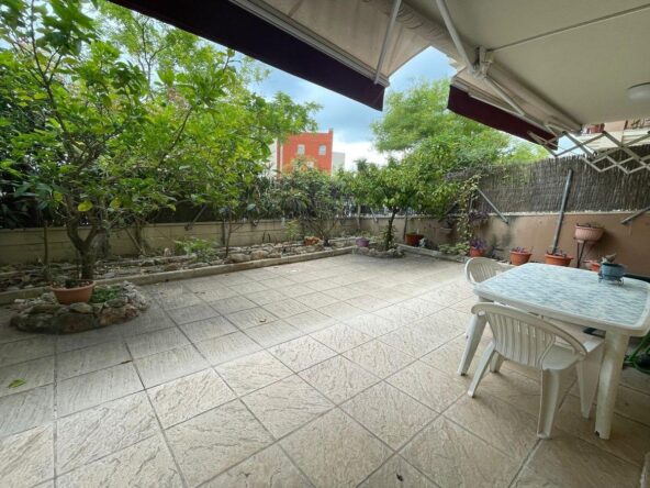 ESTUPENDA PLANTA BAJA, AMPLIA TERRAZA.  PARKING, TRASTERO.  PISCINA, PADEL COMUNITARIO