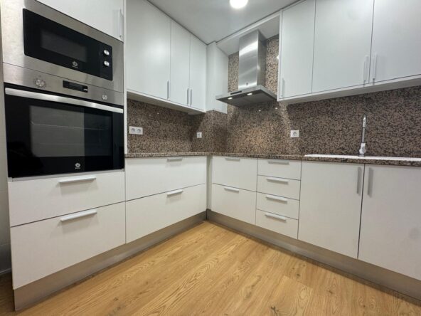 PISO REFORMADO DE 4 HABITACIONES EN MANRESA