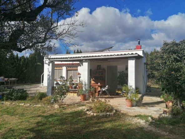 FINCA RUSTICA EN GODALL CON CASA, AGUA I LUZ