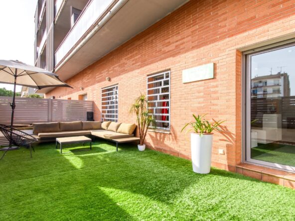 Planta baja con terraza de 30 m² en Figueres