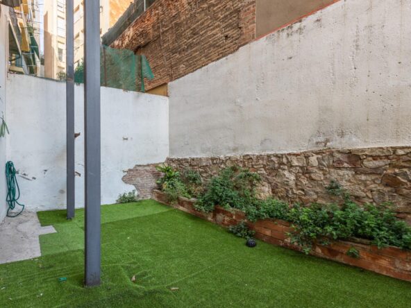 DÚPLEX tipo LOFT con TERRAZA en Poble Sec