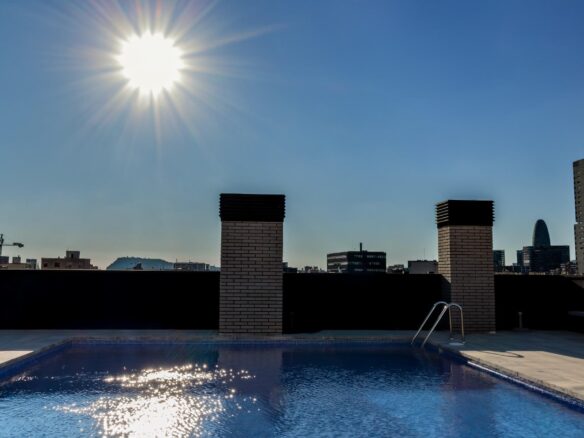 Dúplex moderno con piscina comunitaria en El Poblenou