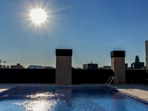 Dúplex moderno con piscina comunitaria en El Poblenou