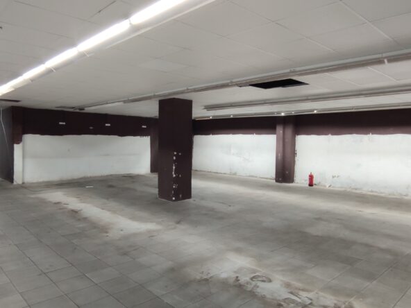 LOCAL EN SANTA EULALIA