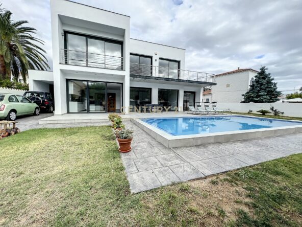 Magnífica villa moderna cerca del mar