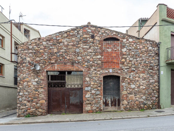 CASA EN VENTA EN HOSTALRIC!!