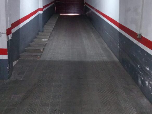 PARKING. Calle Caballero.