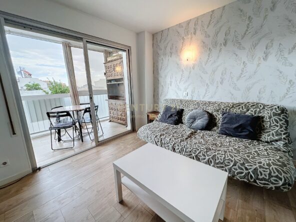 ESTUDIO REFORMADO CON LICENCIA TURÍSTICA