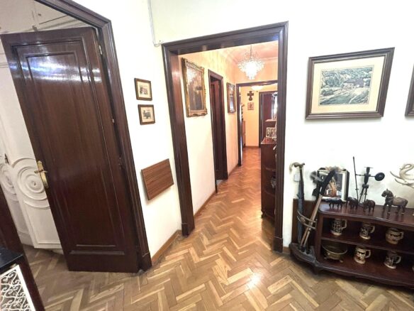 Piso exterior de 128 m² con 4 habitaciones y ascensor en Avenida Sarrià – Nova Esquerra de l’Eixample