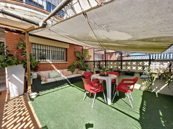 CASA CON 3 HABITACIONES Y GARAJE