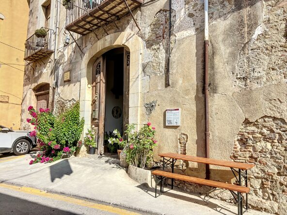 CASA CONTRERAS CON LICENCIA TURISTICA.