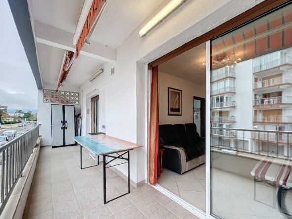 PISO DE 3 DORMITORIOS CON VISTAS AL MAR EN ROSAS