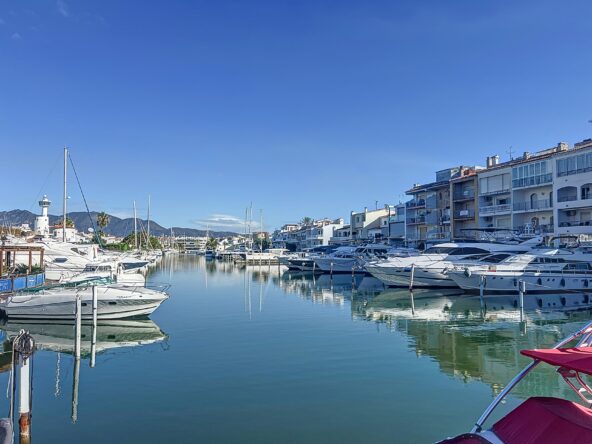 PISO DE 2 DORMITORIOS CON AMARRE 6x20