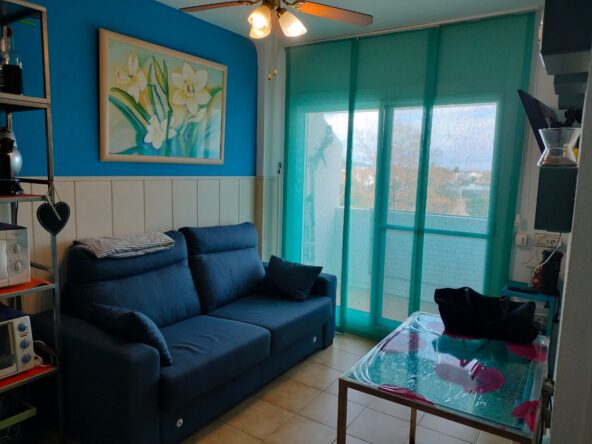 ¡OPORTUNIDAD EN EMPURIABRAVA!  Fantástico apartamento en el sector de Alberes de un dormitorio y cerca de todos  los c