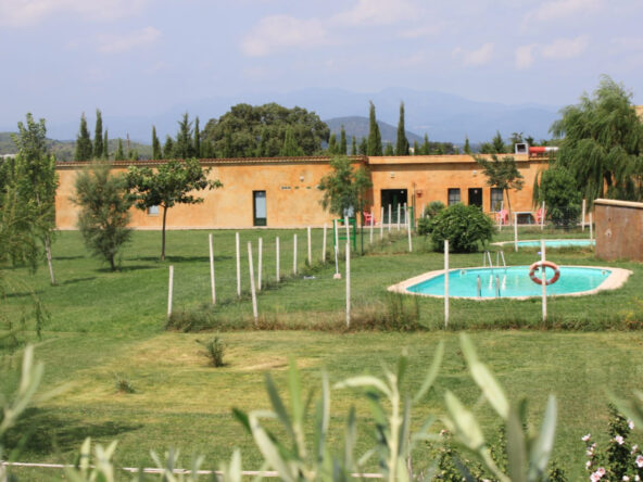 Finca rústica, masía con capacidad para 60 personas, perfecta como casa de colonias y granja escuela